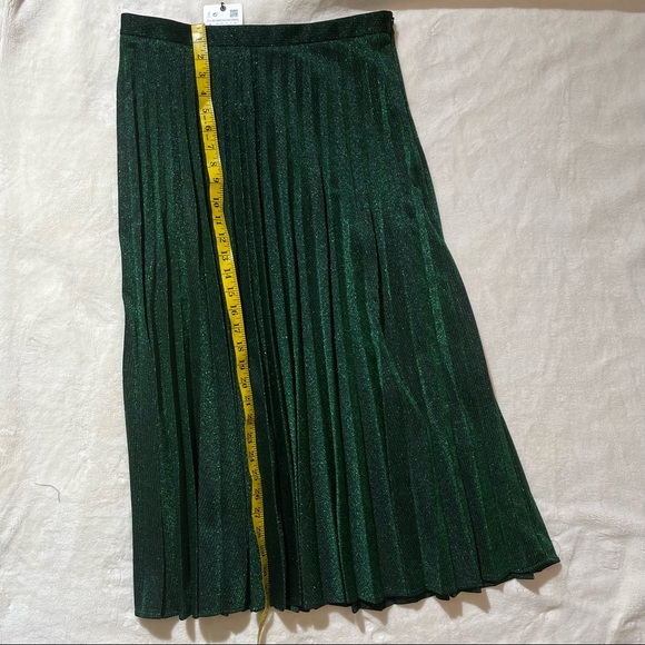Zara pleated midi skirt... Size L... Colour: Dark green - Picture 3 of 6